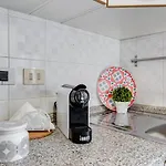Karolina's Home, 2-bdr At Vatican Apartment *