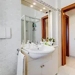 Karolina's Home, 2-bdr At Vatican * Rome