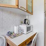 Karolina's Home, 2-bdr At Vatican Apartment