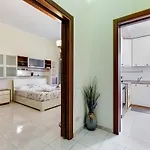 Karolina's Home, 2-bdr At Vatican *