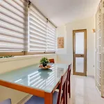 Karolina's Home, 2-bdr At Vatican Apartment
