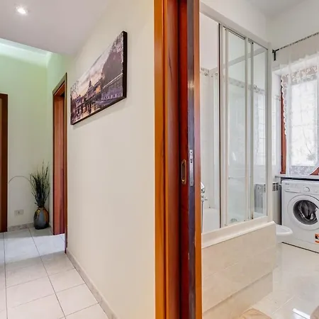 Karolina's Home, 2-bdr At Vatican