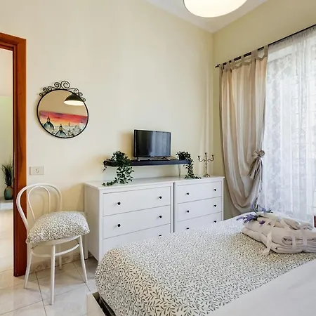 Karolina's Home, 2-bdr At Vatican * Rome
