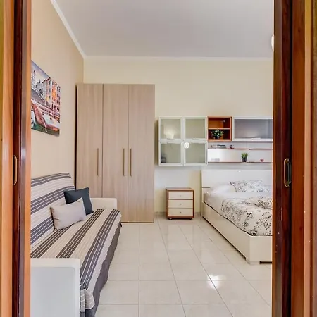 Karolina's Home, 2-bdr At Vatican *