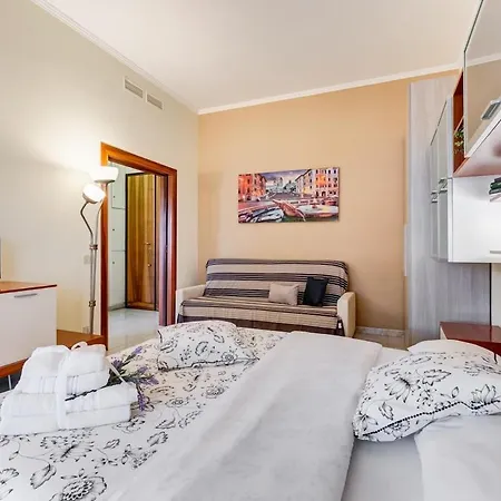Karolina's Home, 2-bdr At Vatican *