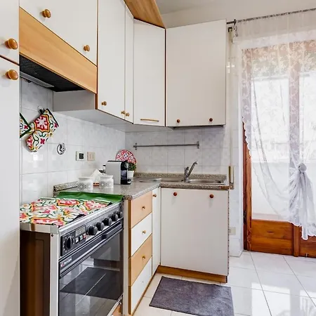 アパート Karolina's Home, 2-bdr At Vatican *