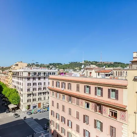Karolina's Home, 2-bdr At Vatican Apartment *
