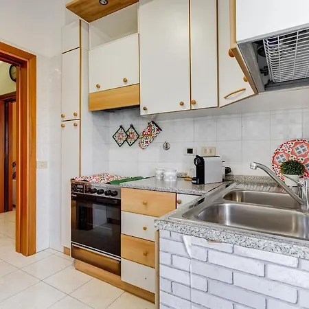 Karolina's Home, 2-bdr At Vatican