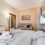 Karolina's Home, 2-bdr At Vatican *